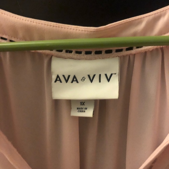 Super cute button down! - Picture 5 of 6